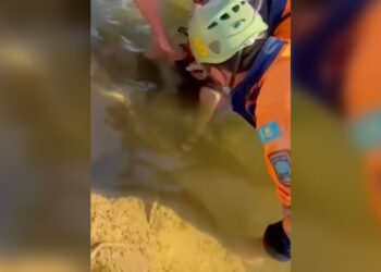 В Талдыкоргане ребенок едва не погиб, застряв ногой в арматуре