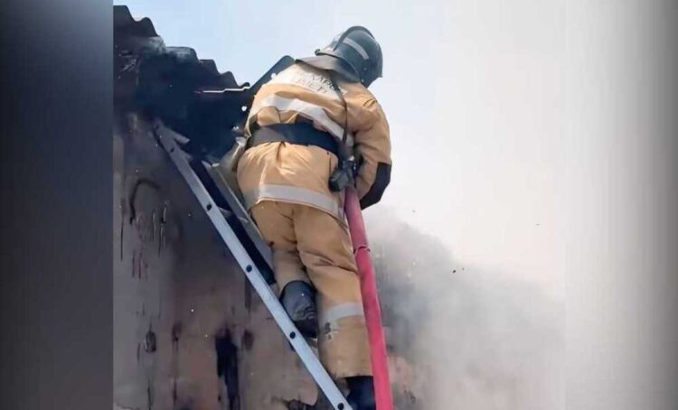 В Талдыкоргане ликвидирован пожар в частном секторе