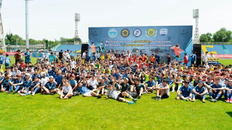 Лучших футболистов среди подростков выявили в Жетiсу