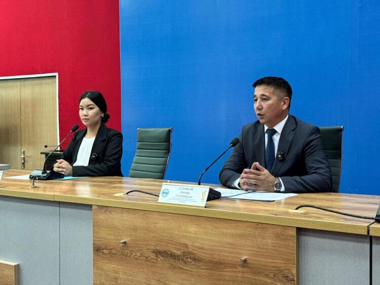 Около 70 госслужащих в Жетісу работали сверхурочно