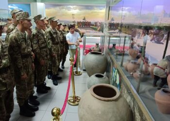 Музейную экскурсию для солдат организовали в Талдыкоргане