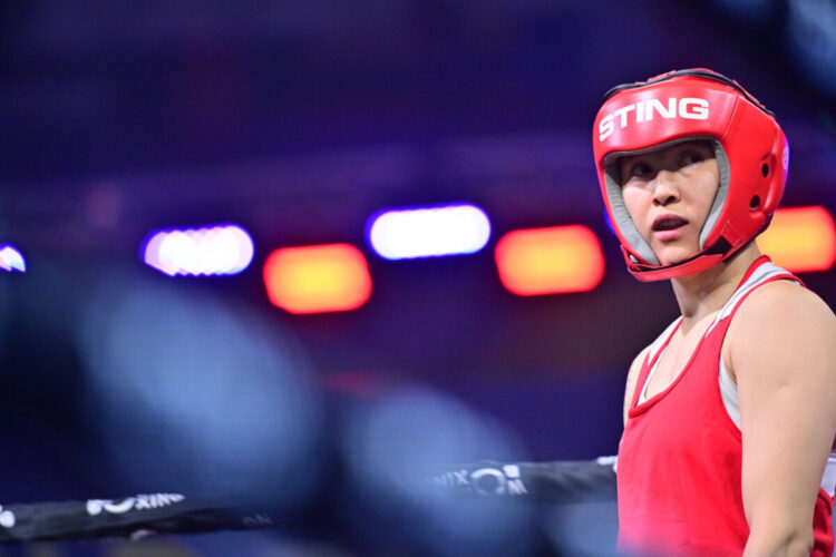 Две казахстанки вышли в полуфинал этапа Кубка мира по боксу в Астане