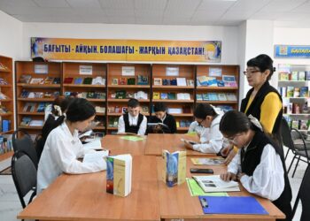 Новую воспитательную программу «Адал азамат» запускают в школах Казахстана