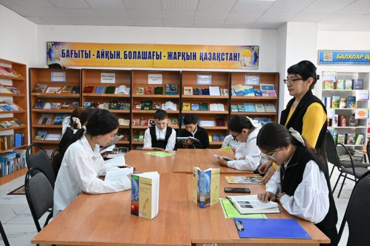 Новую воспитательную программу «Адал азамат» запускают в школах Казахстана
