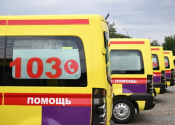 Бригада скорой помощи спасла семью из горящего дома в Жетісу