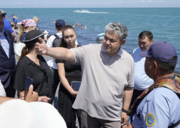 Исполнение поручений Президента: Ермек Кошербаев проверил зоны отдыха на побережье Алаколя