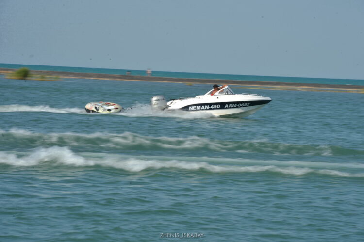 Более 90 нарушений выявили у владельцев судов на Алаколе