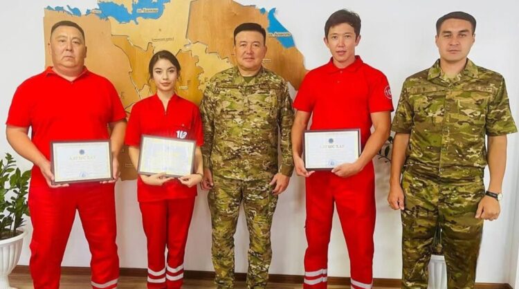 Фельдшеров скорой помощи, совершивших героический поступок, отметили в Жетісу