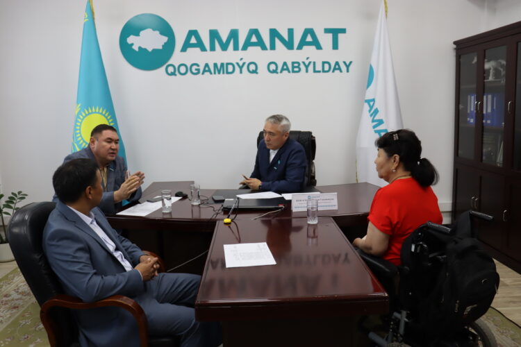 Мажилисмен провел открытый диалог с жителями Жетiсу