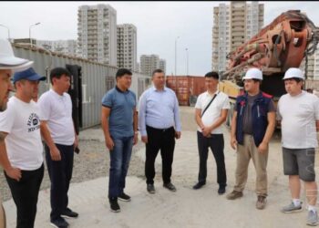 Аким Талдыкоргана проинспектировал стройобъекты