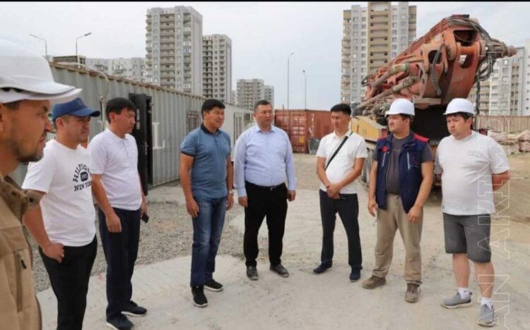 Аким Талдыкоргана проинспектировал стройобъекты