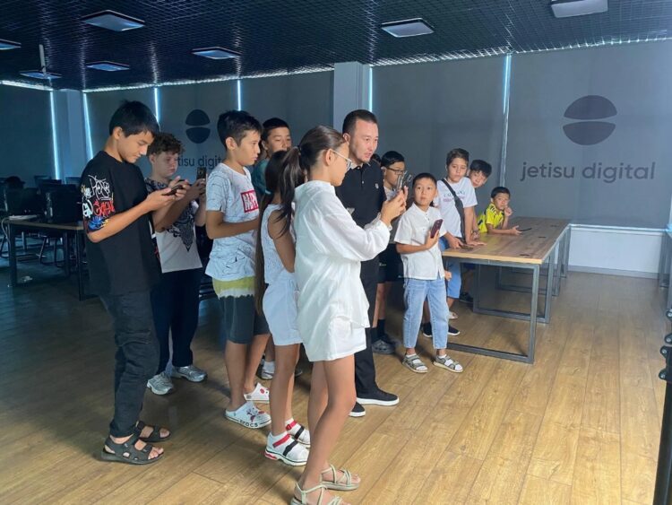 Талдыкорганские школьники бесплатно учатся создавать сайты