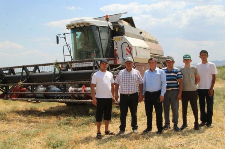 Уборочная страда в самом разгаре в Коксуском районе