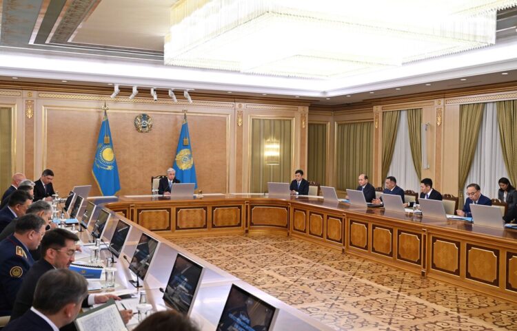 Глава государства провел совещание по вопросам развития ИИ