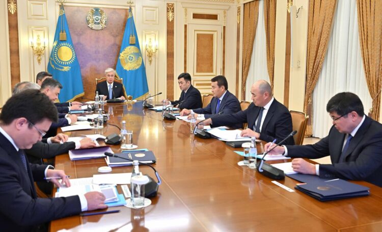 Президент провел совещание по вопросам бюджетного планирования