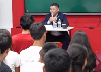 Путь к успеху: депутат поделился секретами с молодежью Жетісу