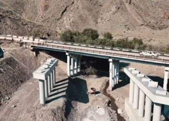 Строительство моста на трассе «Сарыозек — Коктал» достигло 60% готовности