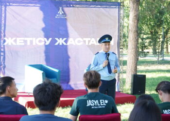 Живую дискуссию с молодежью провела полиция в Жетiсу