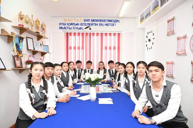 Школьная форма: талдыкорганцы за дисциплину, но требуют доступных цен