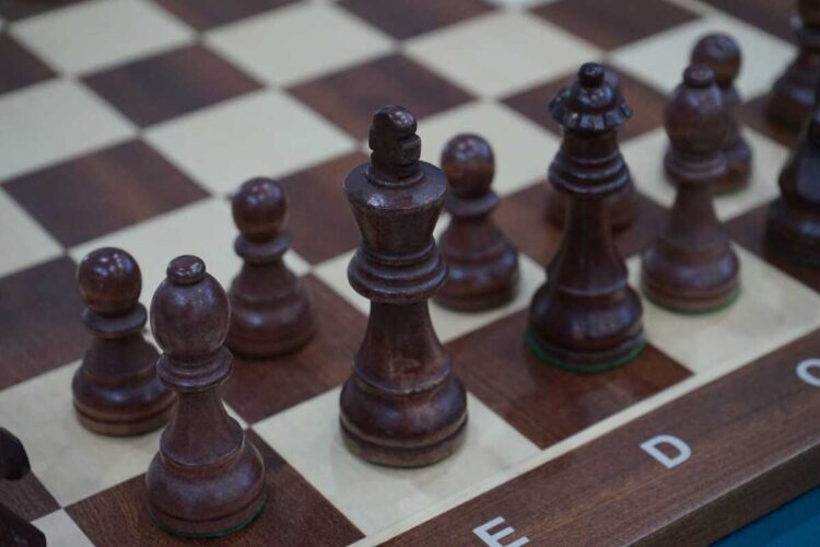 Ветераны показали интеллект в настольных играх в Жаркенте