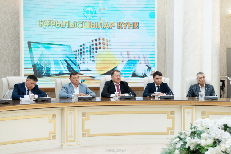 Строителям Жетісу вручены государственные награды