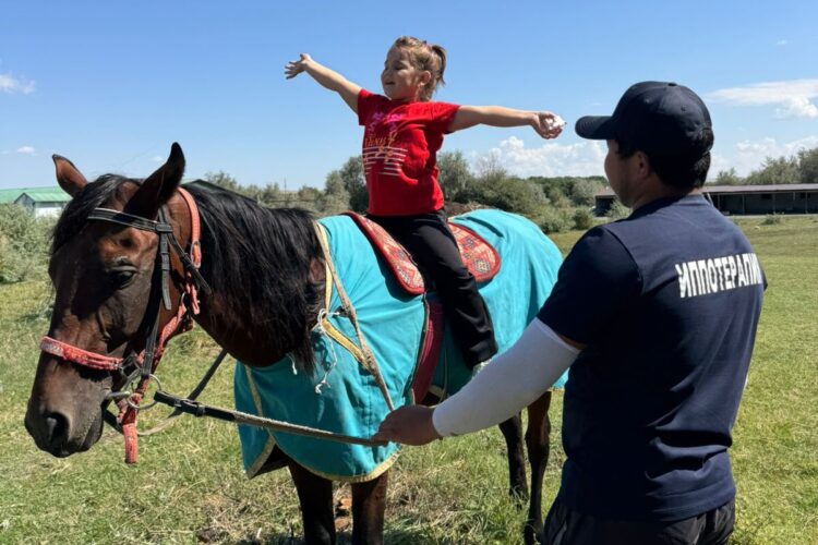 Как иппотерапия меняет жизнь детей в Жетiсу