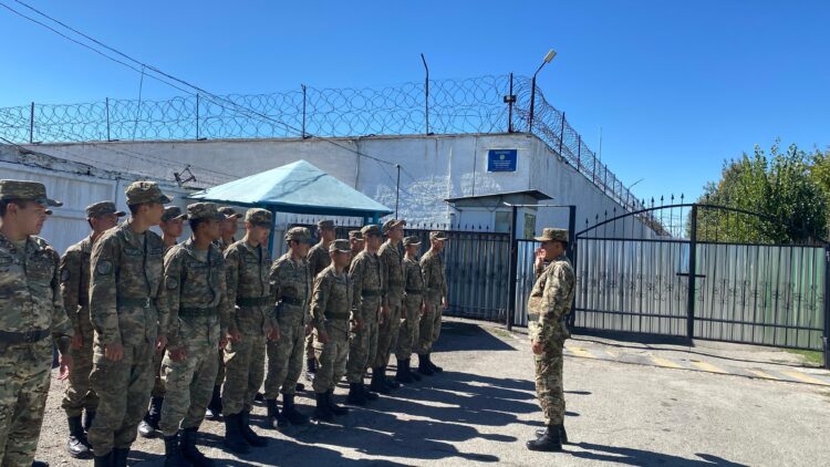 Военнослужащие Нацгвардии РК посетили следственный изолятор в Талдыкоргане