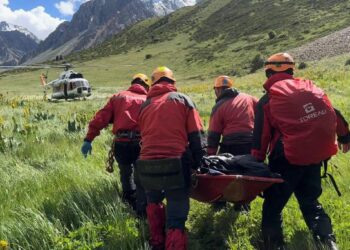 Свыше 200 заблудившихся в горах спасли в этом году в Казахстане