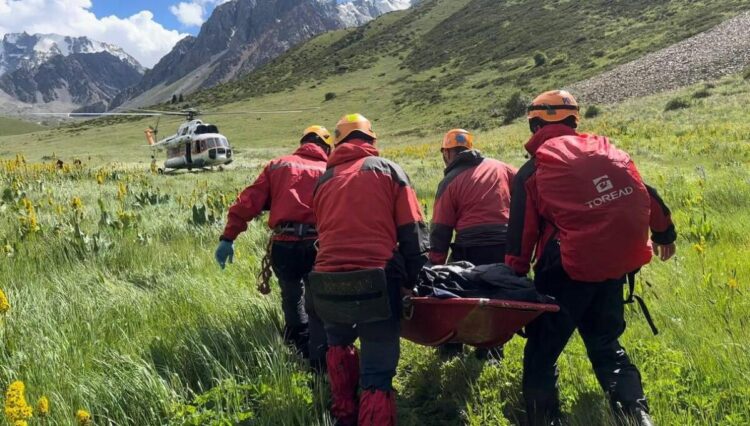 Свыше 200 заблудившихся в горах спасли в этом году в Казахстане