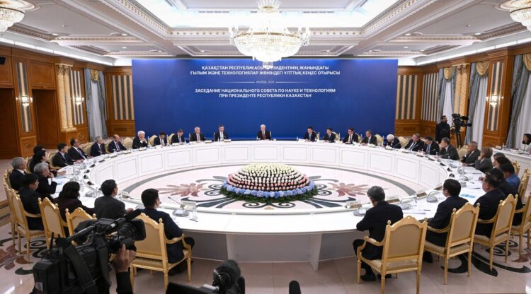 Усилить сферу науки и технологий намерены в Казахстане