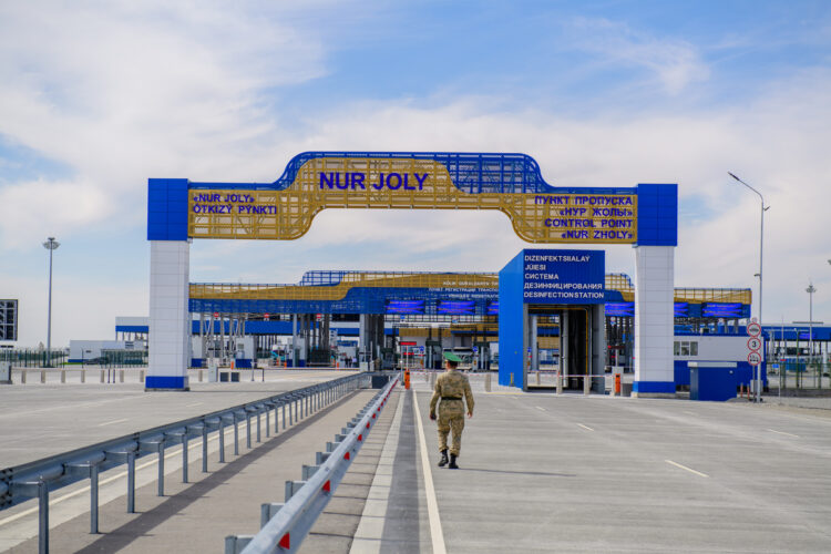 В Жетісу туристам и водителям напомнили о правилах безопасности на дорогах