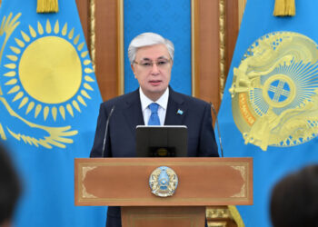 Касым-Жомарт Токаев поздравил казахстанцев с Днем труда