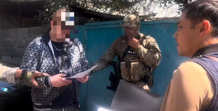 Полиция Жетiсу задержала подозреваемого в кибератаках на счета казахстанцев