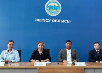 Бригада квалифицированных врачей продолжает поездки по Жетiсу