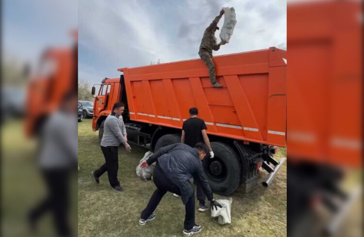 Очередной масштабный субботник организовали в Талдыкоргане