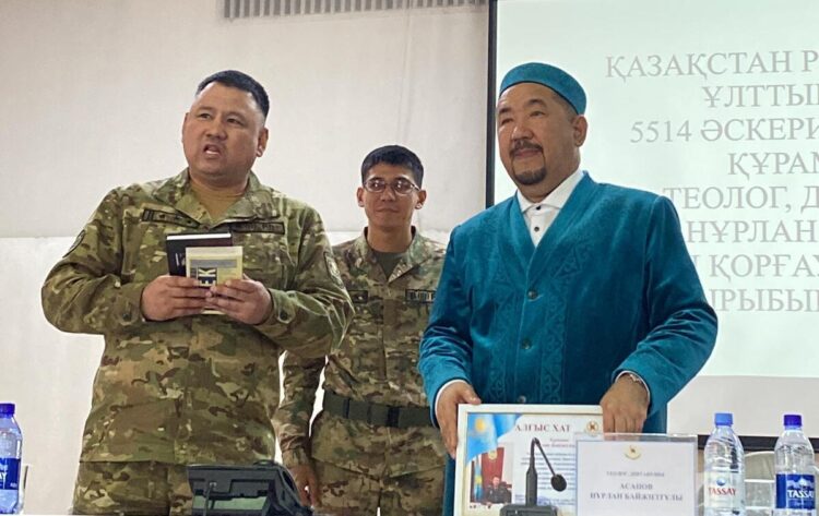 Известный теолог встретился с гвардейцами в Талдыкоргане