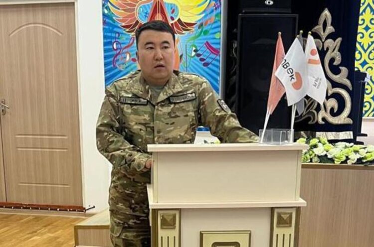 О плюсах военной карьеры рассказали на ярмарке вакансий в Жаркенте   