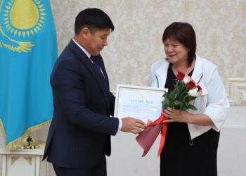 Глава Талдыкоргана выразил признательность активистам и меценатам