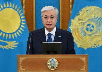 Президент поздравил казахстанцев с Днем Республики