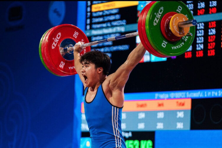 Казахстанские штангисты начали выступление на ЧМ в Норвегии