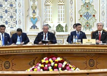 Глава Казахстана поднял вопрос по сохранению водных ресурсов Каспия