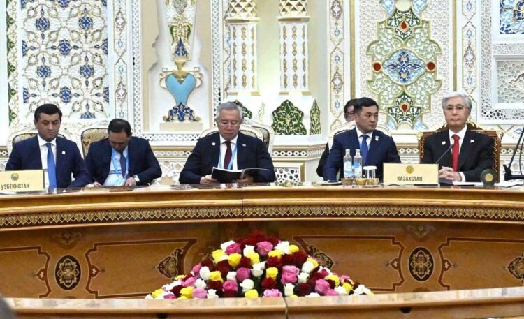 Глава Казахстана поднял вопрос по сохранению водных ресурсов Каспия