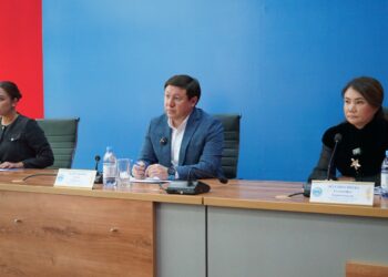 В Талдыкоргане опровергли слух о «прививках на дому»