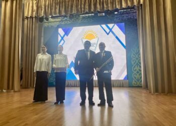 В Талдыкоргане наградили педагогов, внесших вклад в развитие просвещения и профсоюзного движения