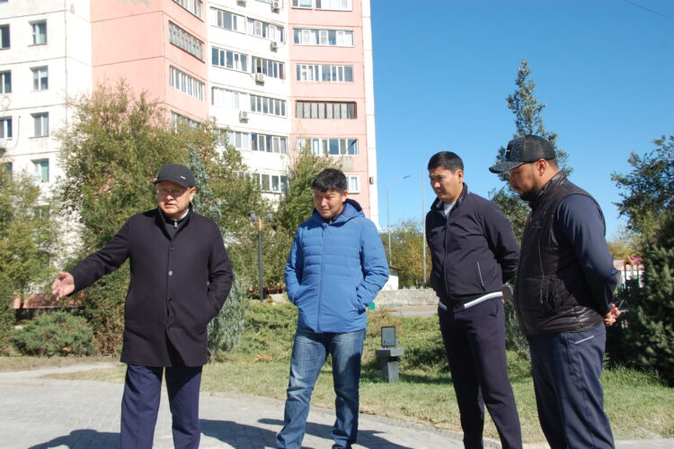 Аким области Бейбит Исабаев проверил ход благоустройства и строительства в Талдыкоргане