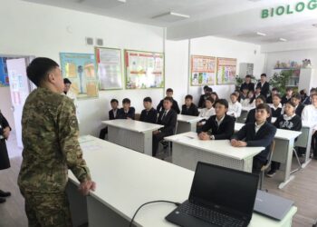 Школьникам Панфиловского района рассказали о службе на границе