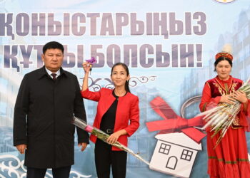 Молодые специалисты празднуют новоселье в Коксуском районе