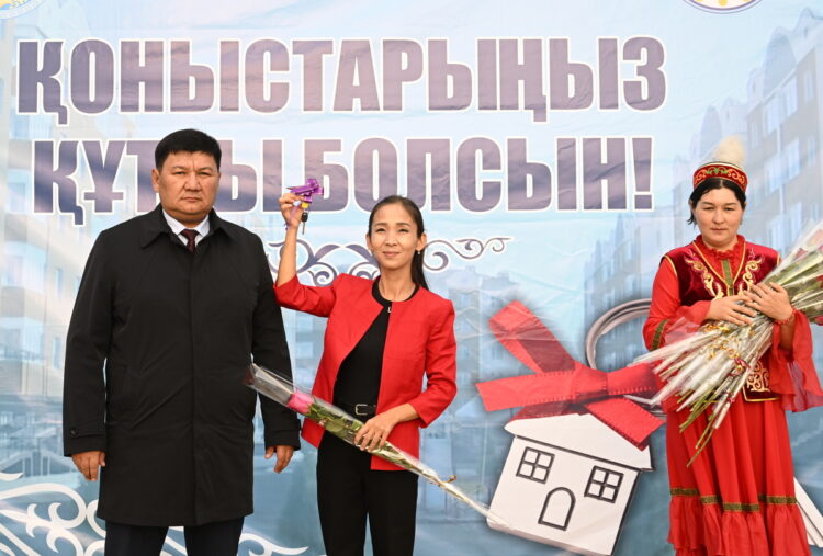 Молодые специалисты празднуют новоселье в Коксуском районе