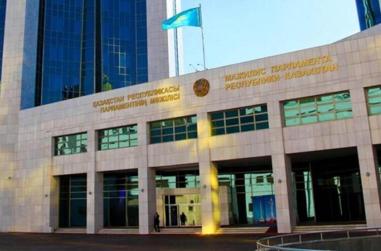 Возвращенные в Казахстан активы идут на финансирование соцпроектов