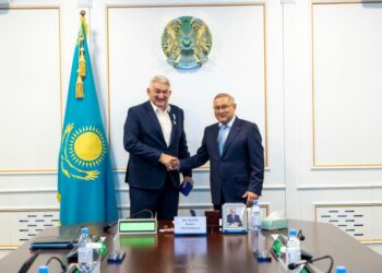 В Жетісу отметили труд специалиста дорожной отрасли госнаградой